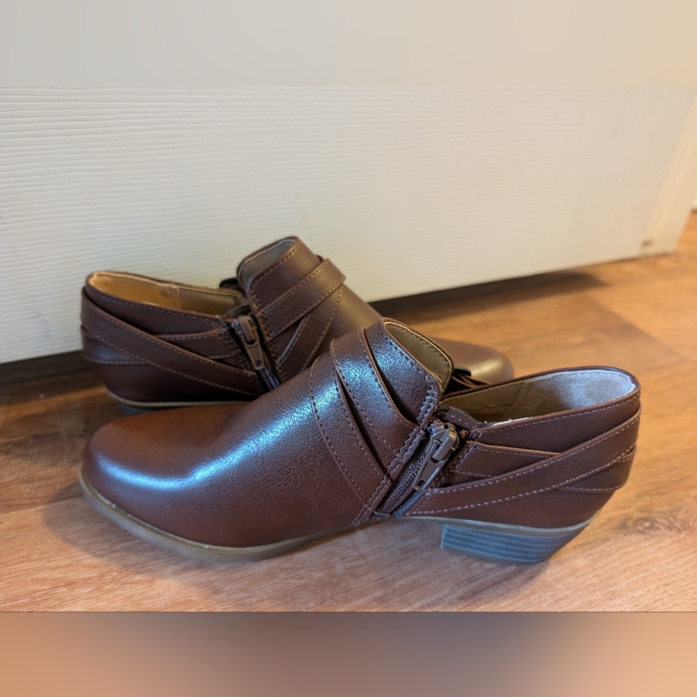 Life Stride Brown Ankle Adley Booties with Smooth Leather Finish